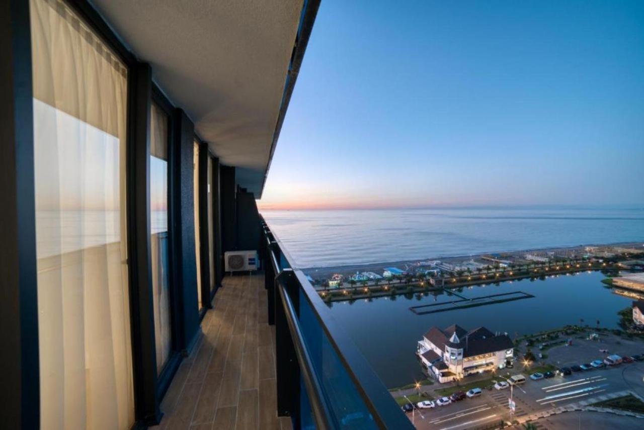 View & More Aparthotel In Batoumi Extérieur photo